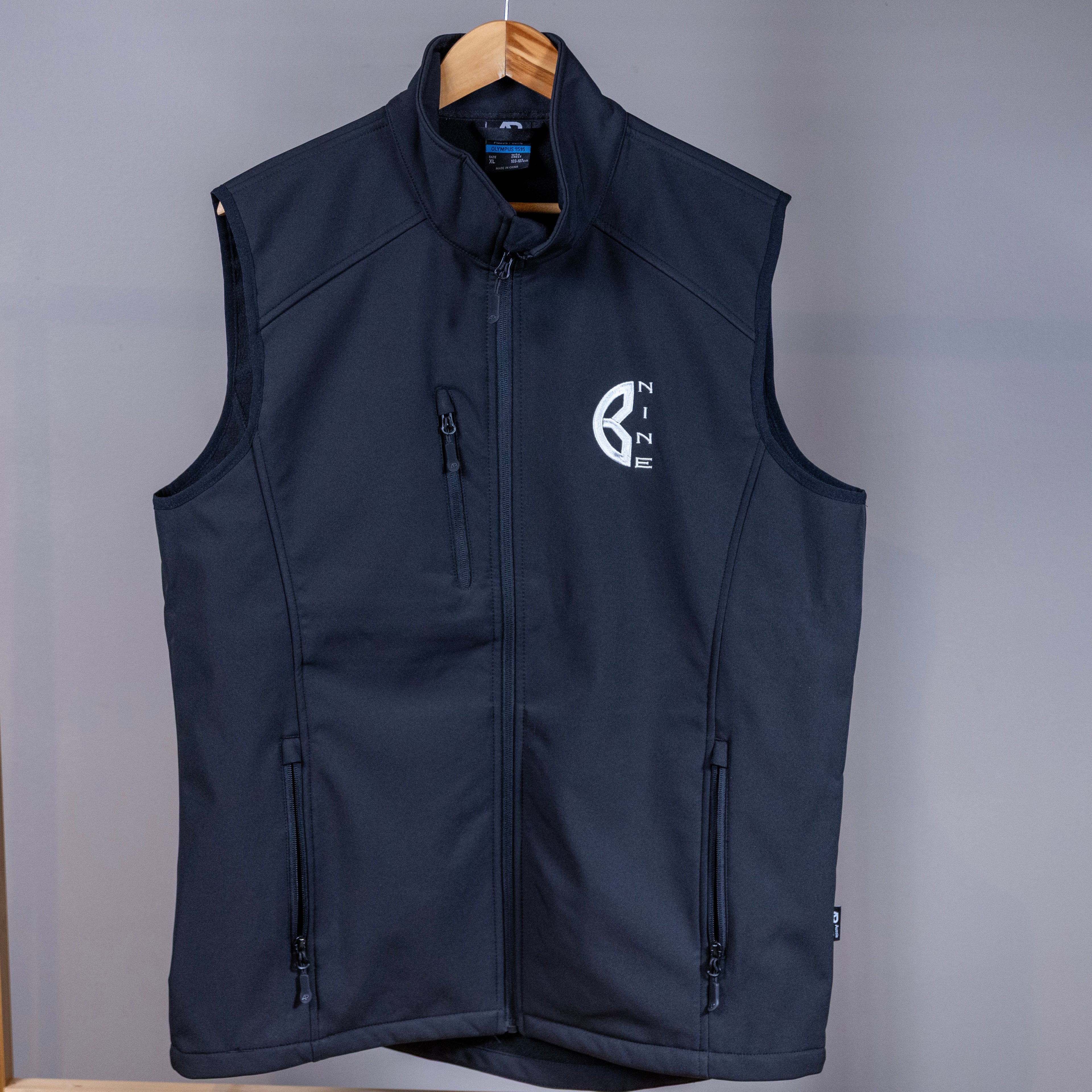 BACK9 Softshell Vest — Black